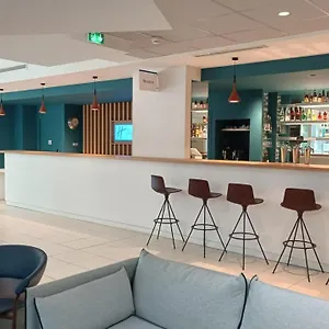 3* מלון Express Centre By Ihg