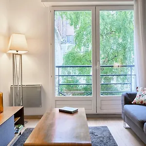 Centre - Superb Bright Parking Appartement